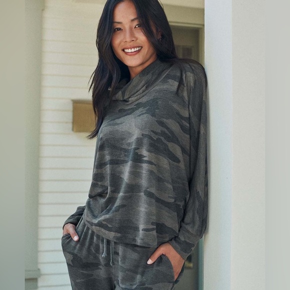 Splendid Supersoft Camo Cowl Pullover - Picture 1 of 8